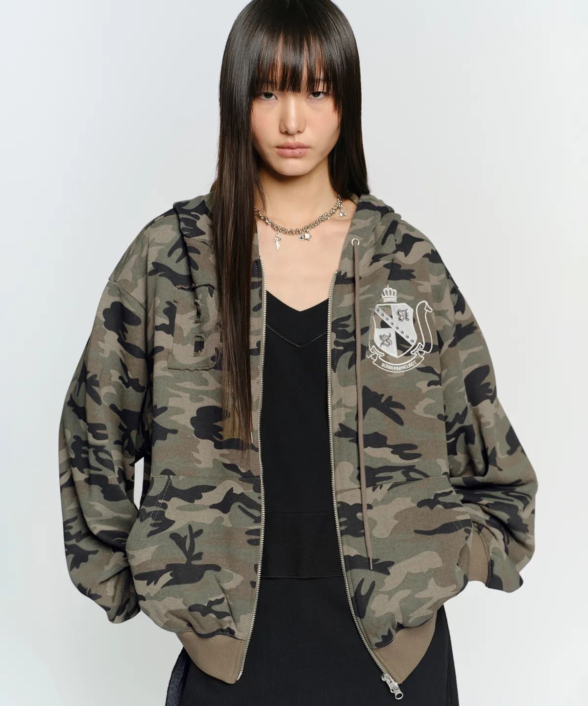 B LOGO PATCH HOODIE ZIP-UP
