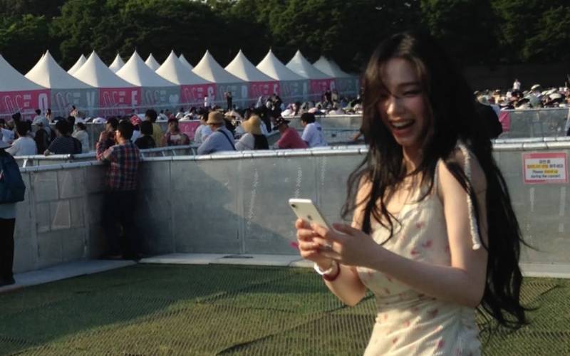 카리나 서재페 룩 화제! 올여름 페스티벌 룩은 이렇게 입는다