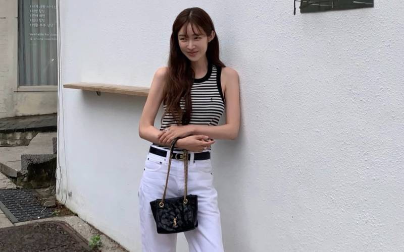 여름 휴가 룩이 고민이라면? 차정원·김나영의 기본템 입기