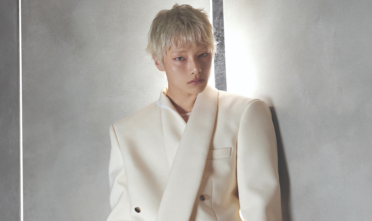'하퍼스 바자' 9월호 커버를 장식한 아이엔