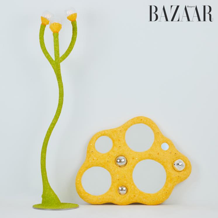 김예지가 잡지, 유리 & 플라스틱 공병으로 만든 조명과 거울.