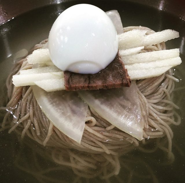 평냉계의 신흥강자. 구수한 메밀향이 일품인 역삼 평양옥.