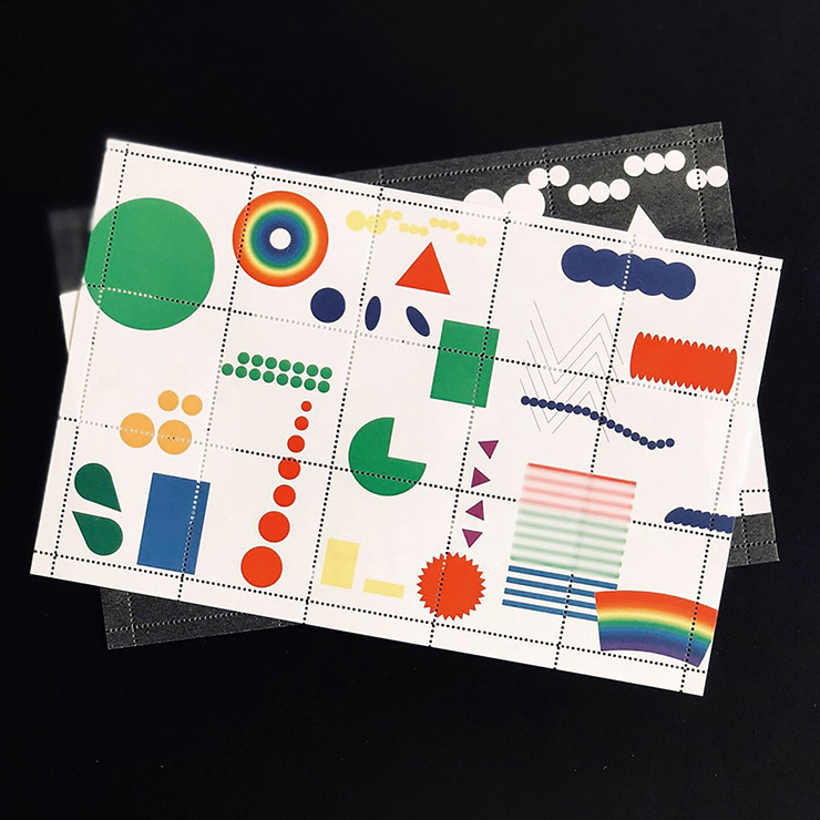 포틀랜드 FISK 갤러리 전시에서 선보인 우표 ‘Perforated SET v.16’(2019).