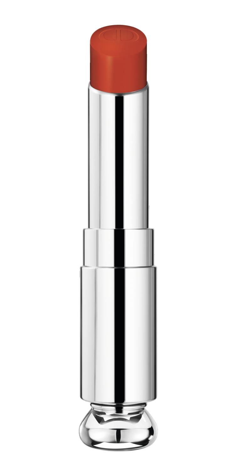 Dior 어딕트 립스틱’ #822 스칼렛 실크 브릭 레드 컬러가 매혹적이다. 5만5천원.