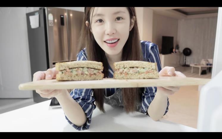 @YouTube 전효성