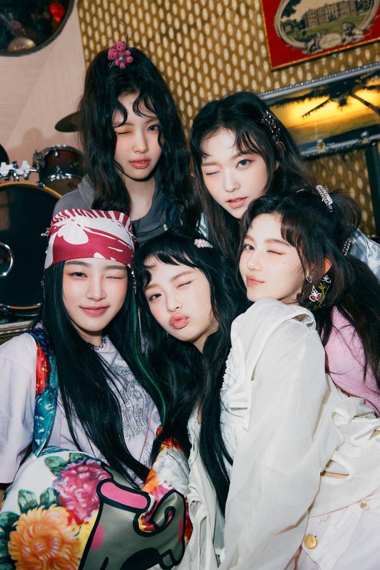 사진 / 어도어