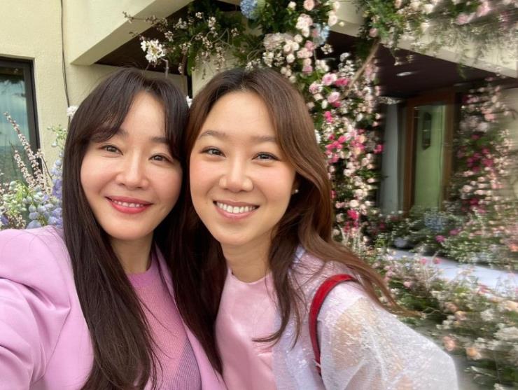사진 / 엄지원 인스타그램