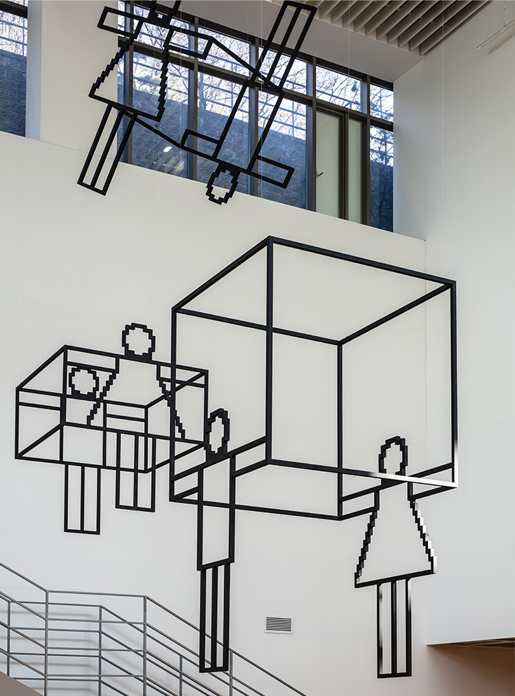 홍승혜(b. 1959) <공중 무도회(Aerial Gala)>, 2020, 합판에 폴리우레탄, 144x117.8x120cm. ⓒ 홍승혜, 화성시문화재단 제공 
