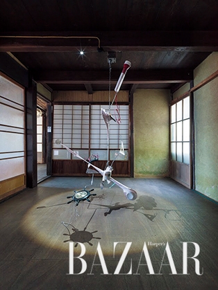 린 티엔먀오(Lin Tianmiao), ‘자전－공전’, 2016, Photo: Yasushi Ichikawa