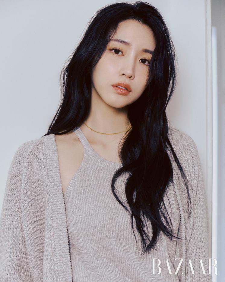 홀터넥 랩 카디건 세트는 29만9천원 On&On.