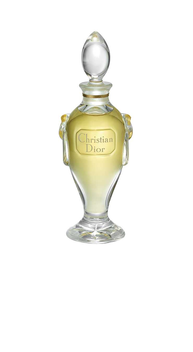 1947년 탄생한 미스 디올의 오리지널 보틀. © Antoine Kralik for Christian Dior Parfums 