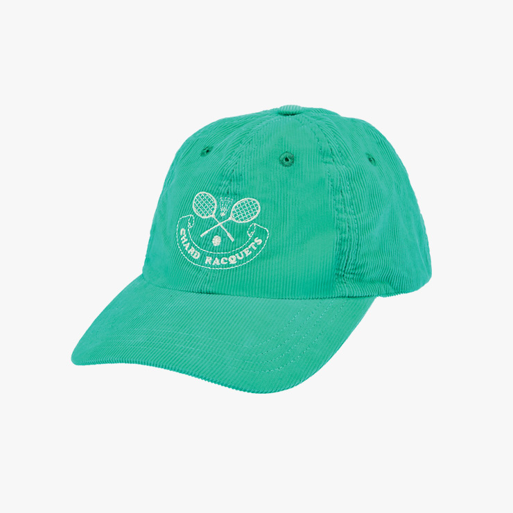모자는 Drake’s.