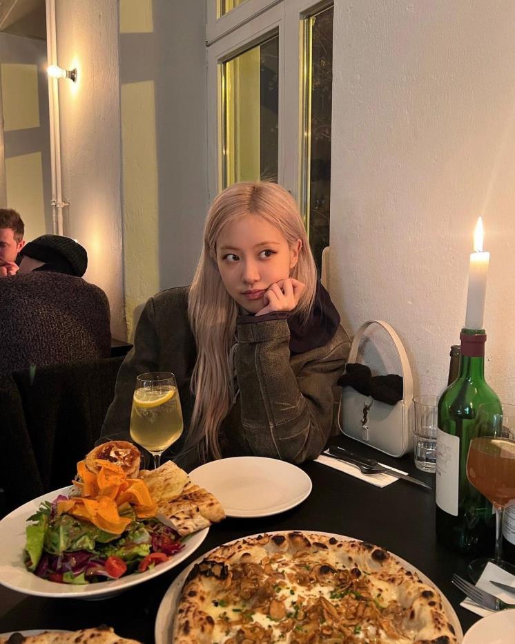@roses_are_rosie