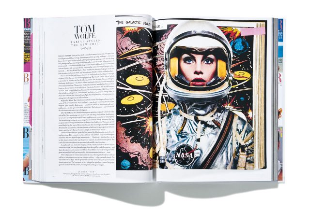 중 리처드 애버던이 촬영한 우주복을 입은 진 슈림턴, 1965년 4월호.