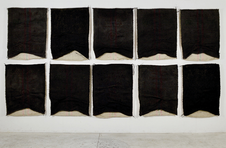  Jesse Hickman, <Within Us>, 2022, Burlap bag, 147.32x325.12cm. 