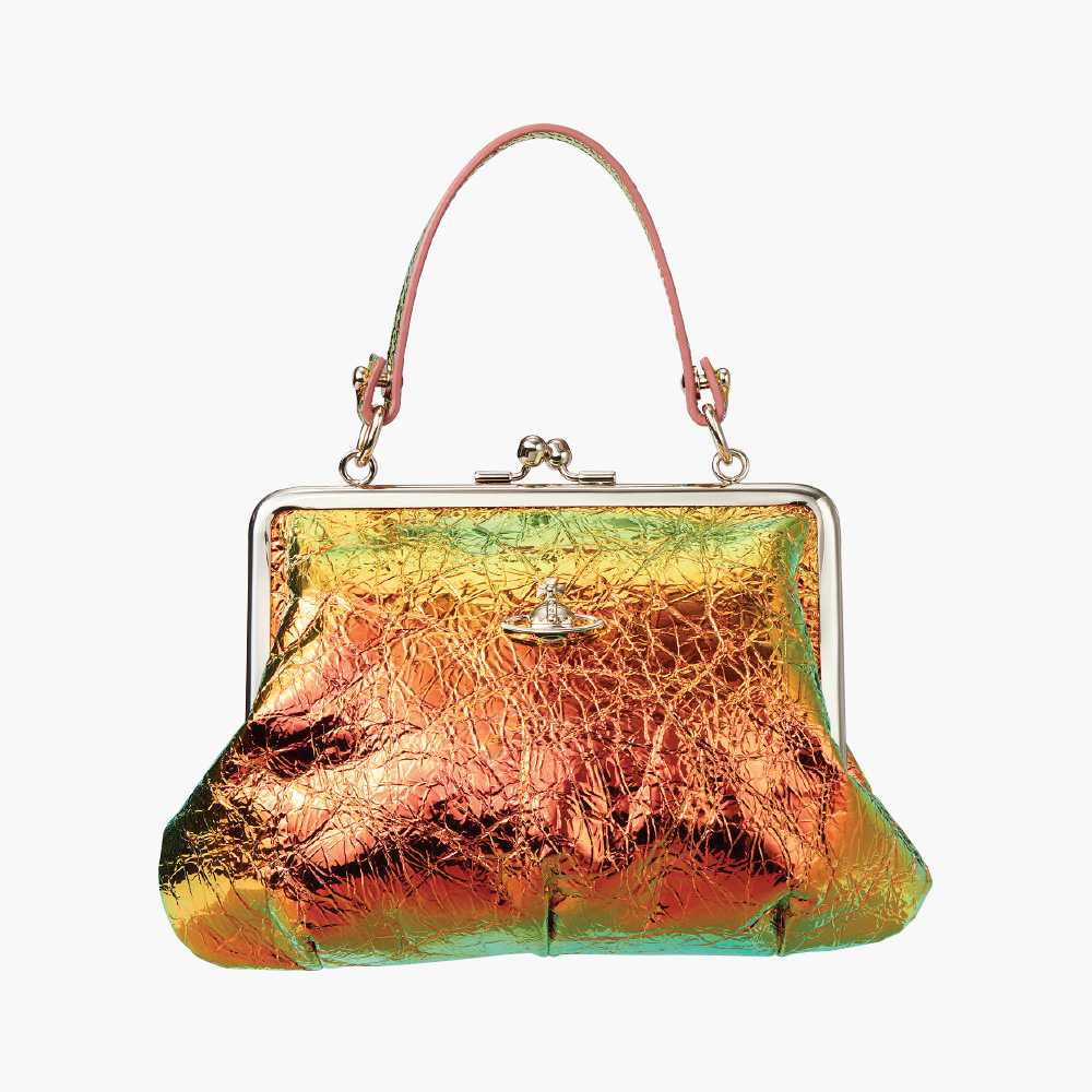 가방은 Vivienne Westwood