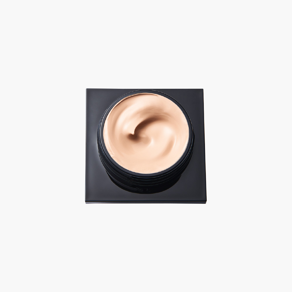 <strong>Serge Lutens</strong> 스펙트랄 파운데이션, IO30 23만4천원.