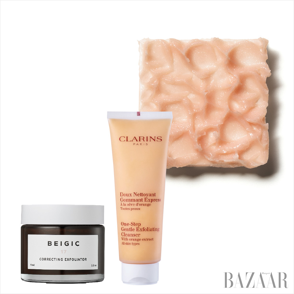 (왼쪽부터)Beigic 코렉팅 페이셜 스크럽 3만8천원.Clarins 원스텝 젠틀 엑스폴리에이팅 클렌저 4만2천원.