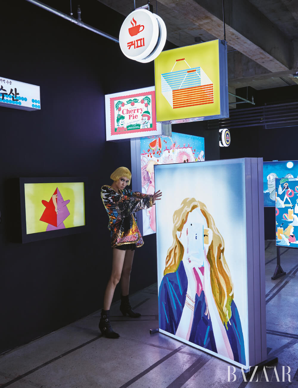 드레스, 재킷, 부츠는 모두 Celine 제품.