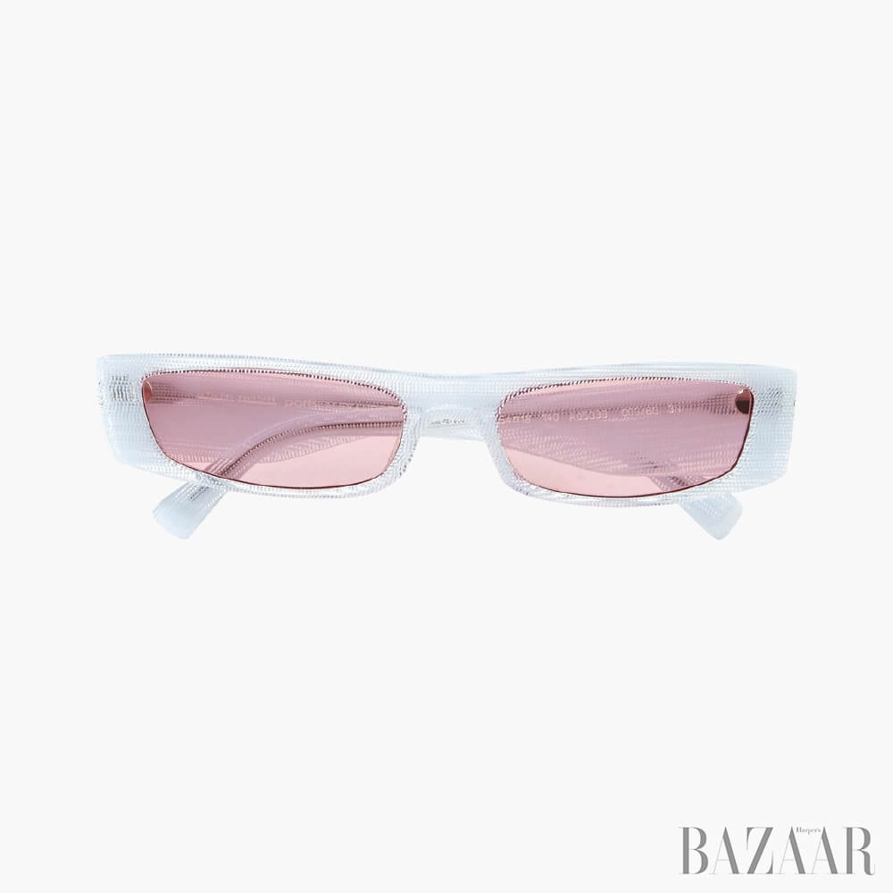 선글라스는 30만원대<strong> Alexandre Vauthier by Net-A-Porter</strong>