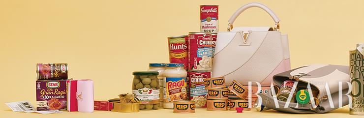 (왼쪽부터) ‘카퓌신 XS’ 월릿, 바닐라 젤라토에서 영감을 받은 컬러 블로킹이 특징인 ‘카퓌신 BB’ 백, 모노그램 플라워 모티프의 ‘카퓌신 BB’ 백은 모두 Louis Vuitton.