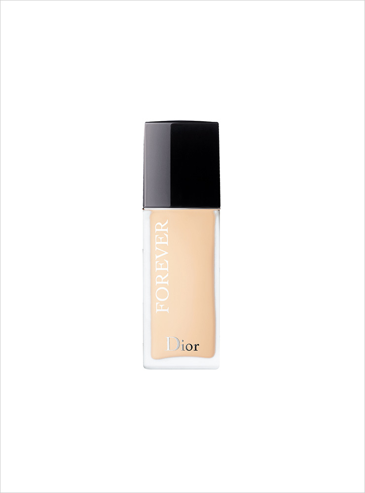 Dior 디올 포에버 스킨 글로우 24H 웨어 스킨-케어링 파운데이션 SPF35/ PA++ 7만7천원대.