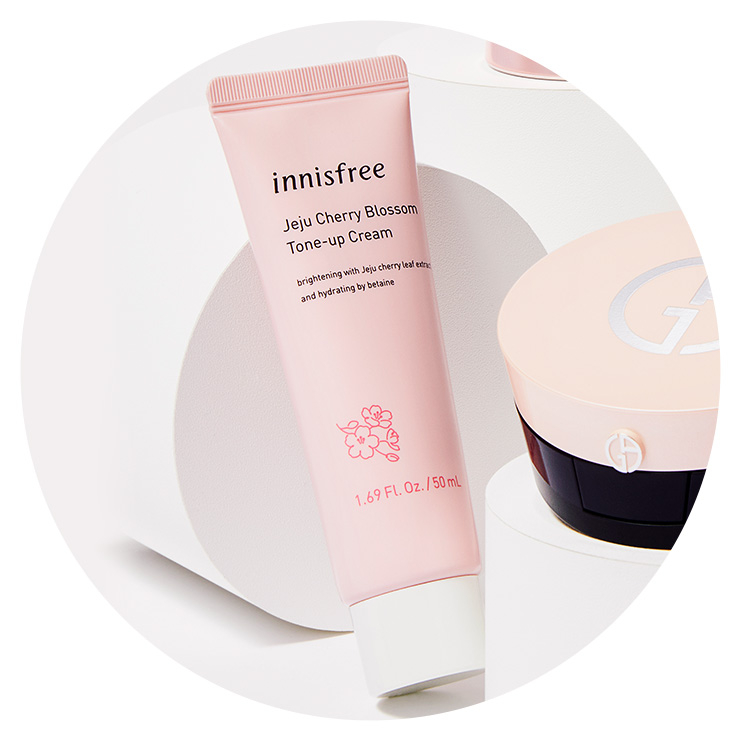 Innisfree 제주 왕벚꽃 톤업 크림(튜브 타입) 2만원.