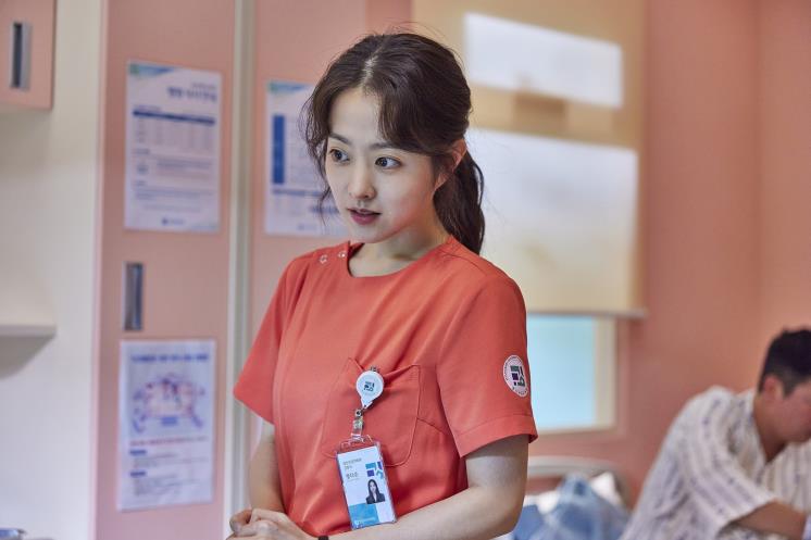 넷플릭스 시리즈 <정신병동에도 아침이 와요> 스틸