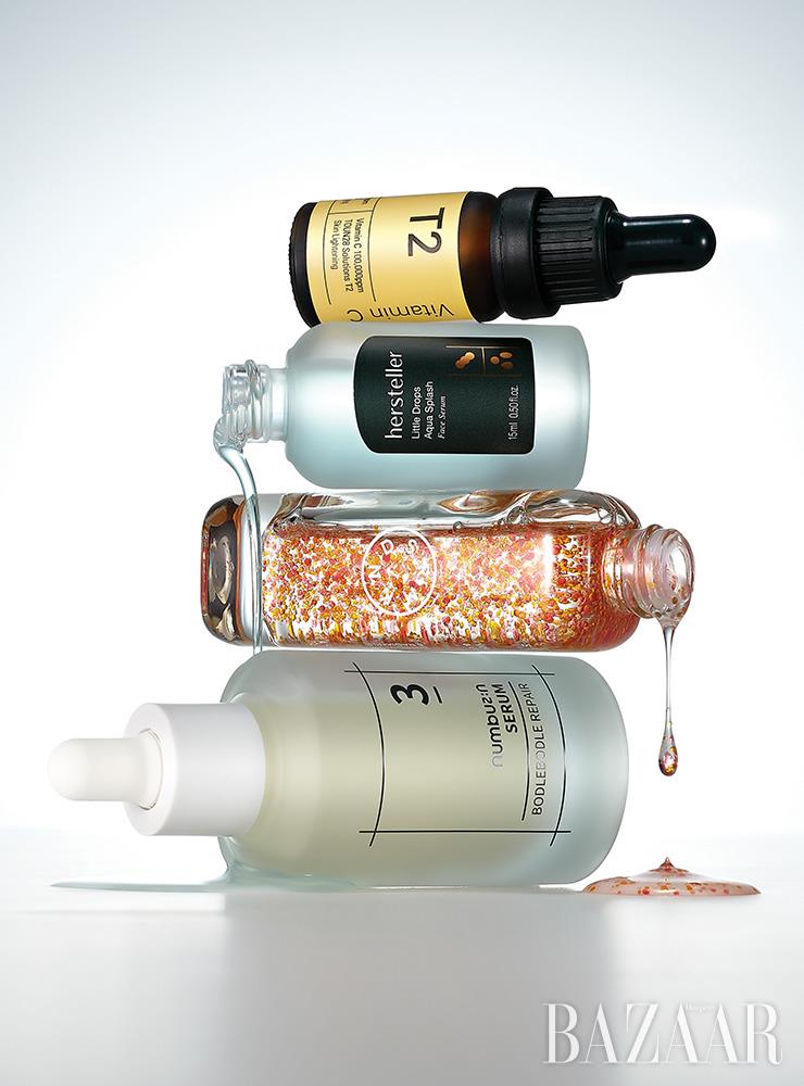 (위부터) Toun28 T2비타민C 2만3천원. Hersteller 리틀 드롭스 아쿠아 스플래쉬 2만6천원. Serumkind 유스 앤 글로우 4만원. Numbuzin 숫자 세럼 #3 보들보들 결 세럼 2만8천원.