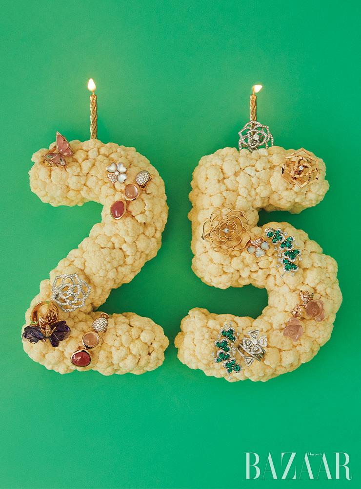 숫자 ‘25’를 표현한 콜리플라워 장식의 케이크는 Nudake.