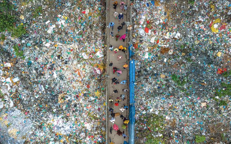 MPB Vision of the Future Category Winner Jahid Apu, <Walk Through Trash>, 2023.