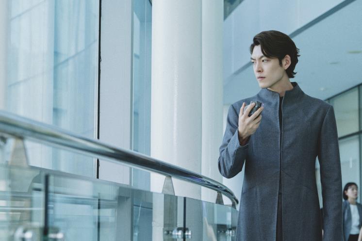 '가드' 역 김우빈 / 영화 <외계+인> 스틸