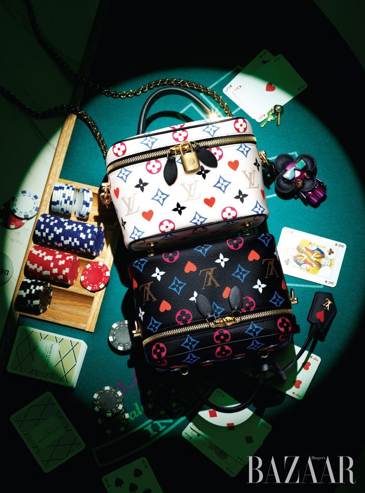 뷰티 파우치 형태의 ‘게임 온 베니티’ 백은 모두 Louis Vuitton.