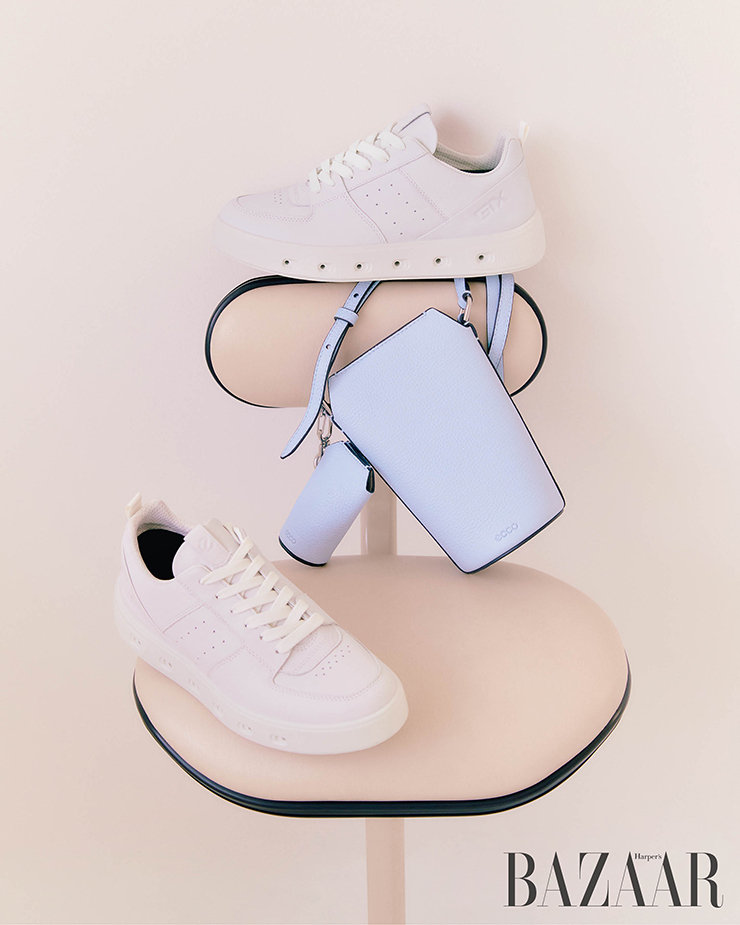 ‘스트리트 720’ 스니커즈, ‘텍스처블록 포트’ 백, ‘텍스처블록 포트 미니’ 참 백은 모두 Ecco.