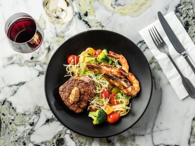 비앙브뉴 레스토랑의 시그너처 메뉴. 그릴 안심, 파스타, 왕새우 