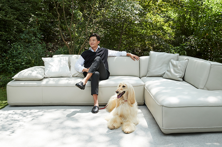  올슨 4인 코너형 비텔로 슈렁큰 통가죽 소파, Jakomo.