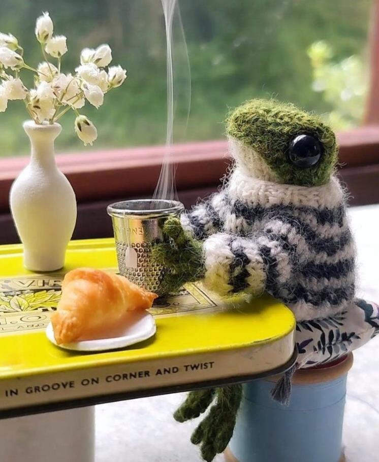 사진 클레어 갈런드 인스타그램 @dotpebbles_knits