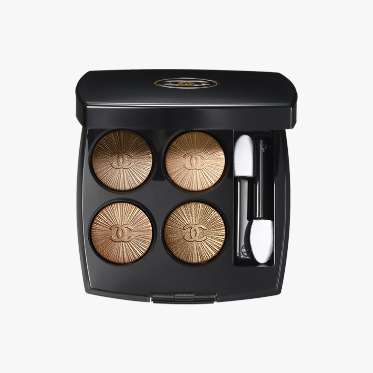 Chanel 레 꺄트르 옹브르, 747 메디테라닌 8만8천원.