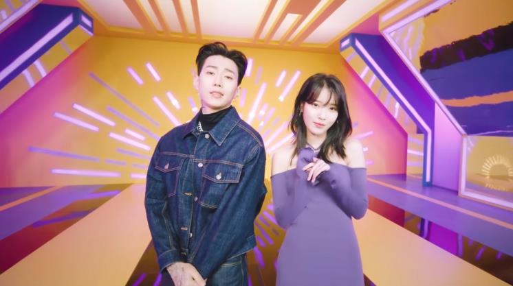 'GANADARA' Music Video 캡처
