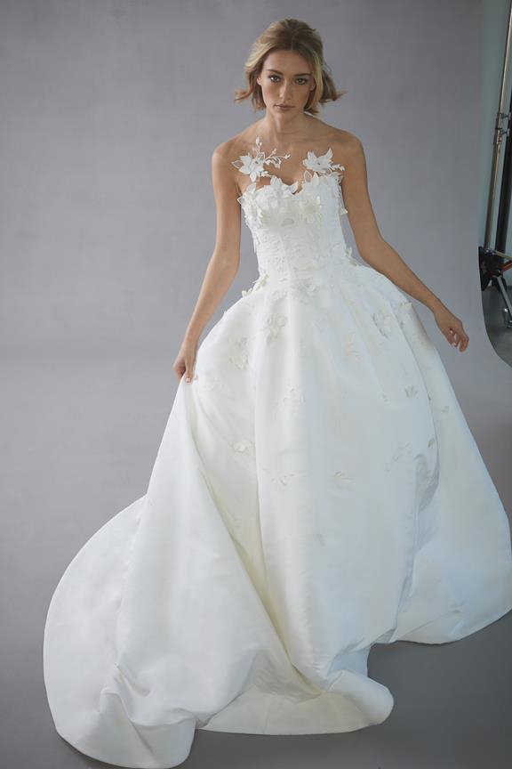 오스카 드 라 렌타 BRIDAL COLLECTION SPRING 2022