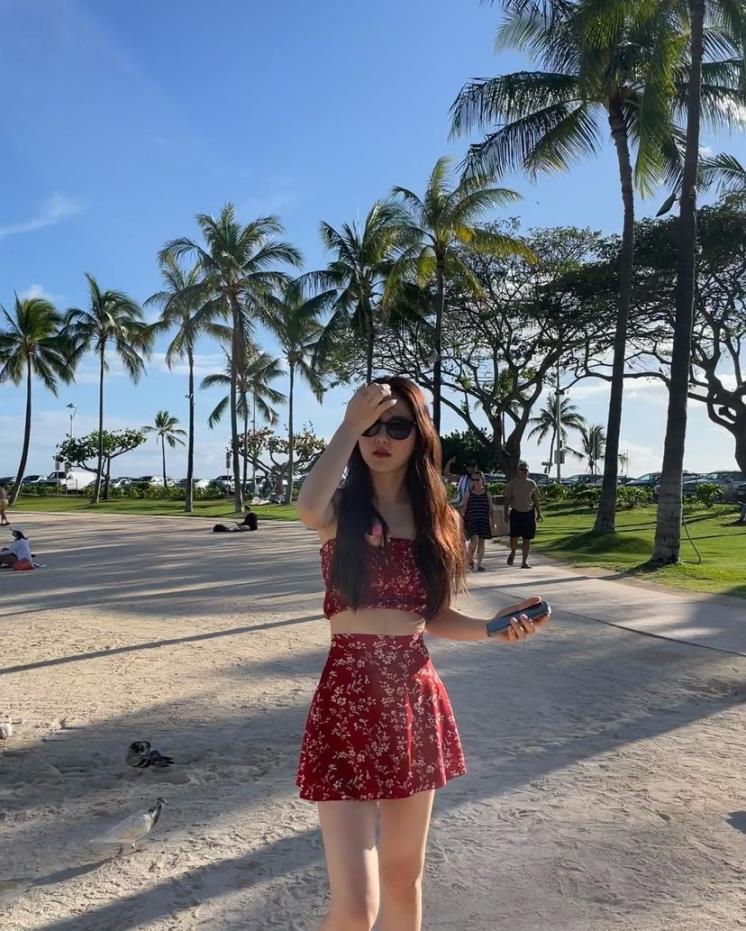 instagram @__shinyeeun