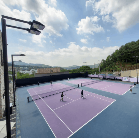 이미지 출처: 아지트 아날로그 인스타그램(@agit_analoguetennis)