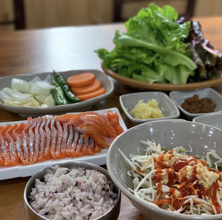 송어회 한상 (c)송어의집