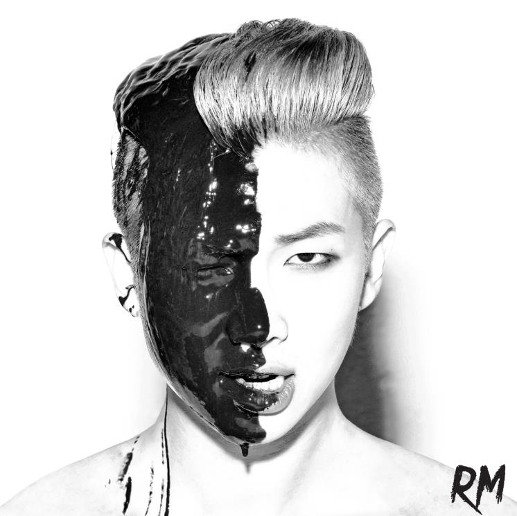사진 < RM > 믹스테이프 아트워크