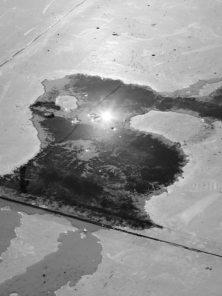 Heeseung Chung, <Eclipse>, 2020, Archival pigment print, 180x135cm, Edition of 5 + 2AP.