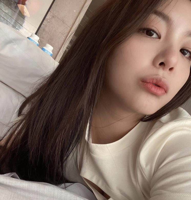 instagram @aileeonline