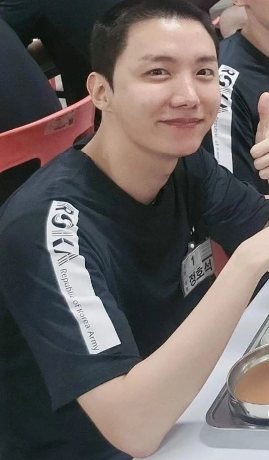 사진 / 더 캠프 36사단 카페