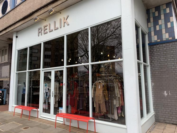 Rellik 매장 전경