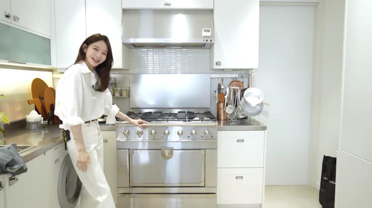 사진/강민경 유튜브 영상 캡처