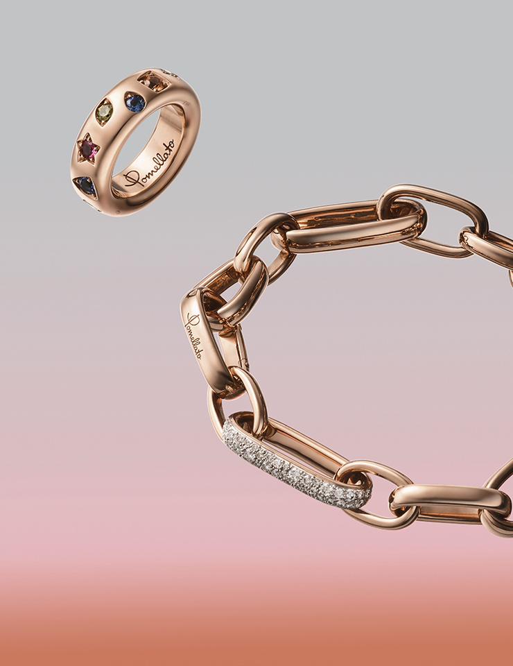 밀라노의 감성을 담아 절제된 우아함을 선사하는 이코니카 컬렉션. 포멜라토의 헤리티지를 대변한다. 이코니카 체인 브레이슬릿은 링크에 다이아몬드 파베를 더해 더욱 고급스럽다. 18K 로즈 골드 보디의 이코니카 브레이슬릿 엑스트라 슬림, 18K 로즈 골드 보디에 다양한 색상의 원석들을 장식한 이코니카 링, 모두 가격 미정, Pomellato.